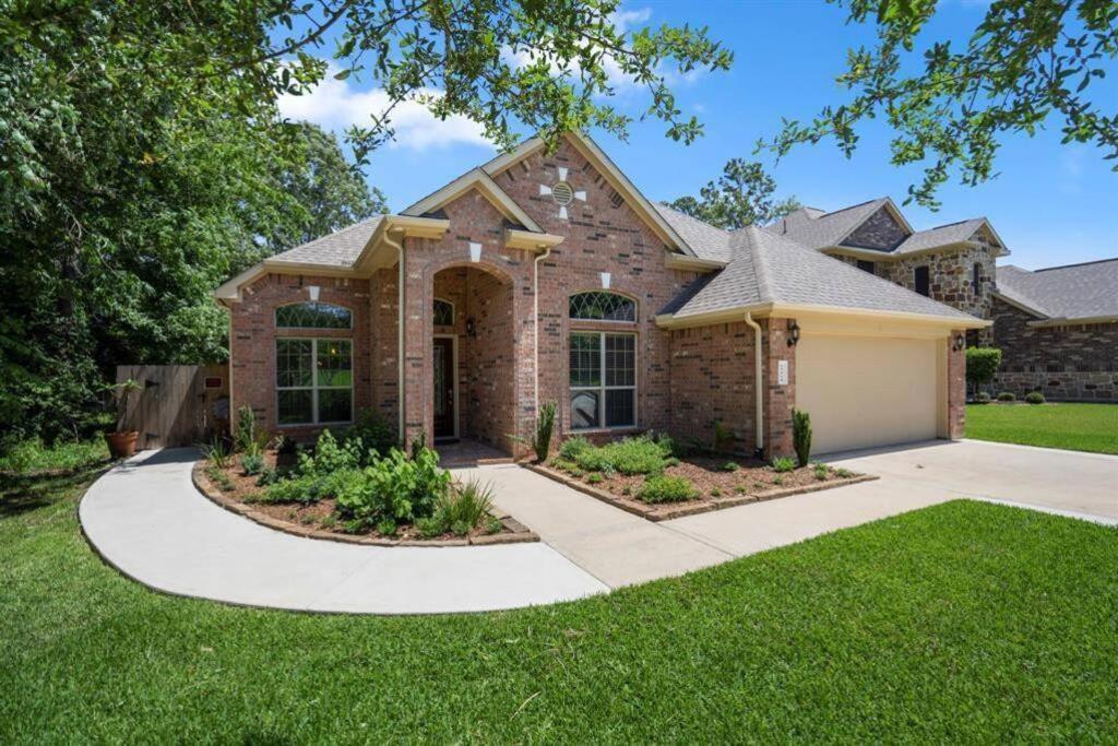 Spacious Conroe Home Around 4 Miles To The Lake モンゴメリー エクステリア 写真