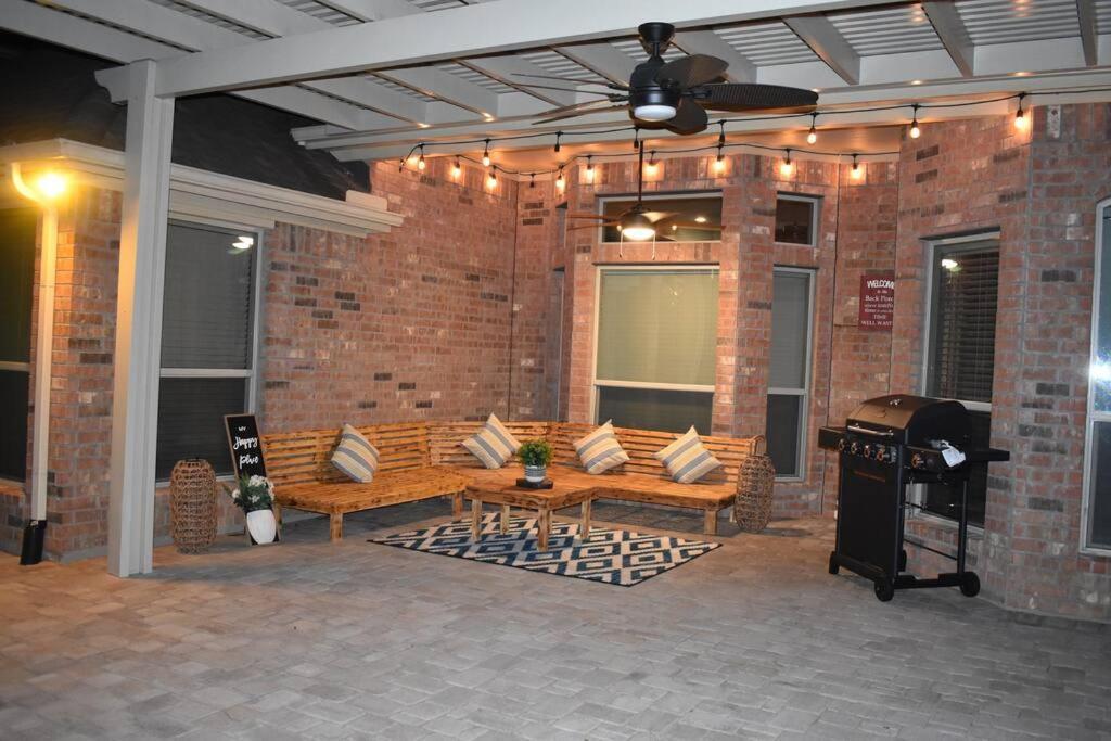 Spacious Conroe Home Around 4 Miles To The Lake モンゴメリー エクステリア 写真