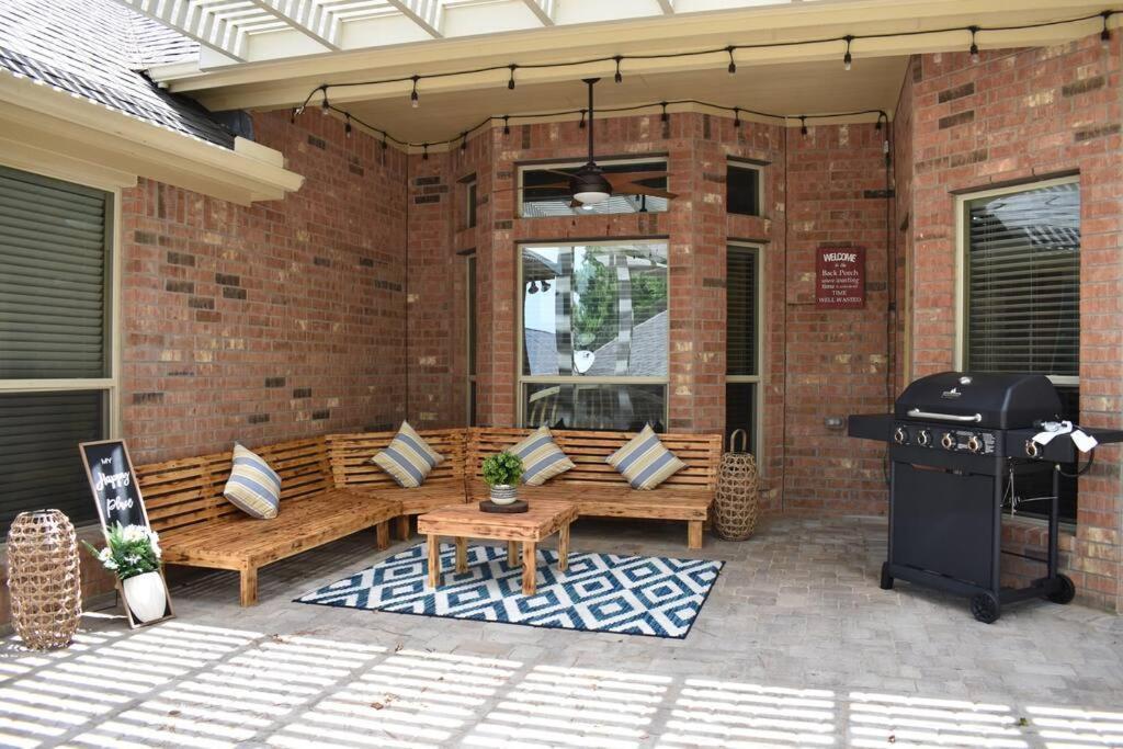 Spacious Conroe Home Around 4 Miles To The Lake モンゴメリー エクステリア 写真